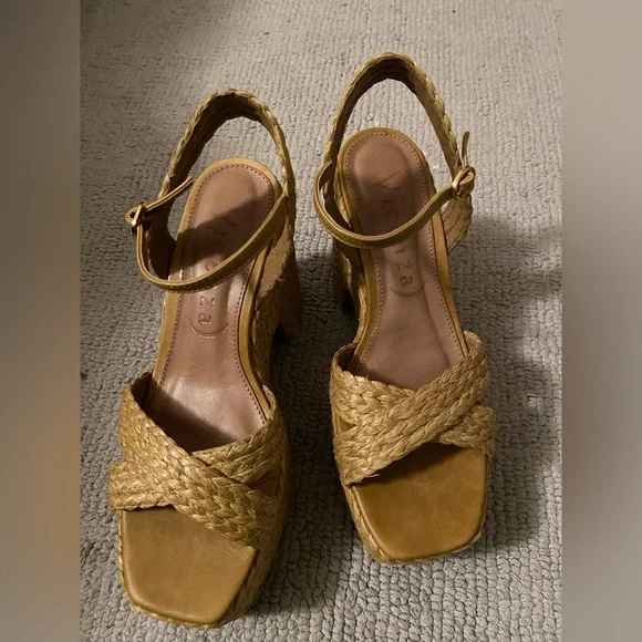 Woven Platform Sandals - Natural Straw - Picture 5 of 6